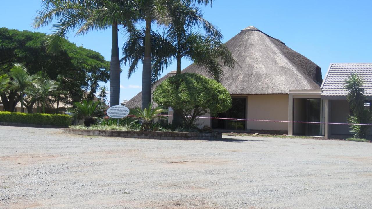 Dwaleni Farm Lodge Matsapha Екстер'єр фото